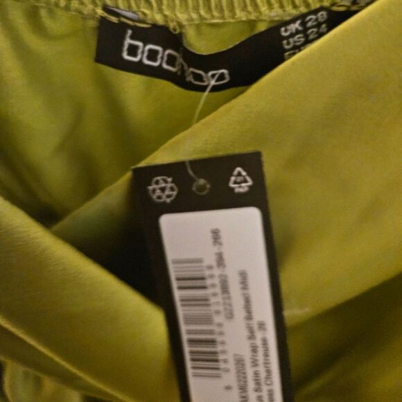 Elegant Chartreuse Midi Coktail Dress Plus Size - Picture 3 of 5
